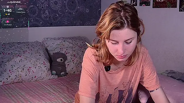 Snapshot of Cute_Cate404 chatting on 07/17/26, 02:53 Cute Cate404 online show from 07/17/26, 02:53