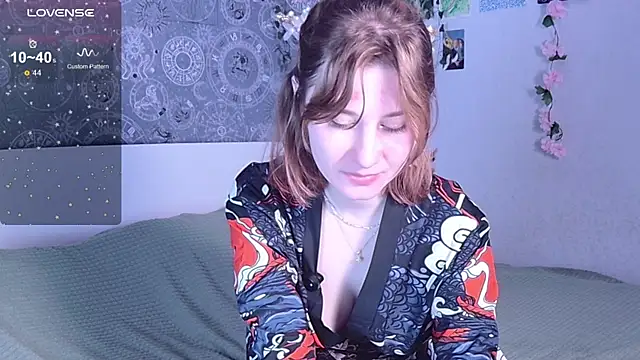 Snapshot of Cute_Cate404 chatting on 12/18/25, 01:00 Cute Cate404 online show from 12/18/25, 01:00