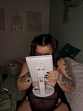 Saucy-Serenity online show from 03/18/26, 08:10