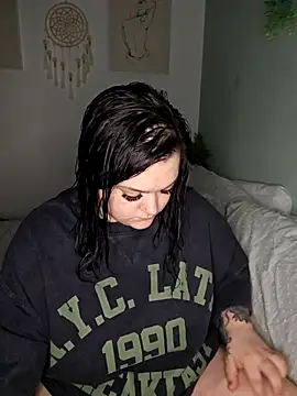 Saucy-Serenity online show from 05/01/26, 08:47