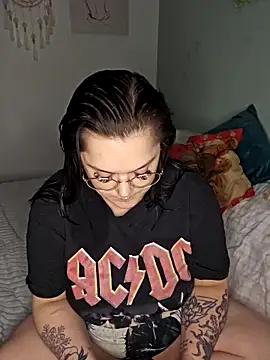 Saucy-Serenity online show from 03/25/26, 08:30