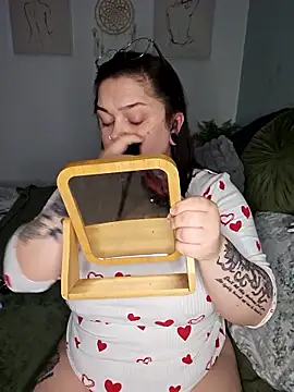 Snapshot of Saucy-Serenity chatting on 01/05/26, 08:34 Saucy-Serenity online show from 01/05/26, 08:34