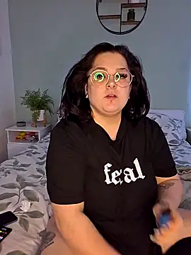 Snapshot of Saucy-Serenity chatting on 10/04/25, 01:45 Saucy-Serenity online show from 10/04/25, 01:45