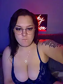 Snapshot of Saucy-Serenity chatting on 09/16/25, 07:37 Saucy-Serenity online show from 09/16/25, 07:37