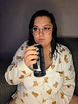 Snapshot of Saucy-Serenity chatting on 11/13/25, 08:46 Saucy-Serenity online show from 11/13/25, 08:46