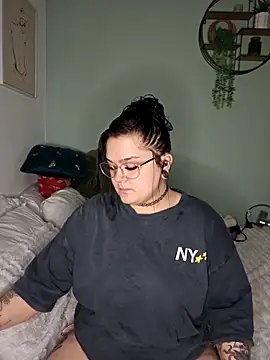 Saucy-Serenity online show from 02/21/26, 08:00