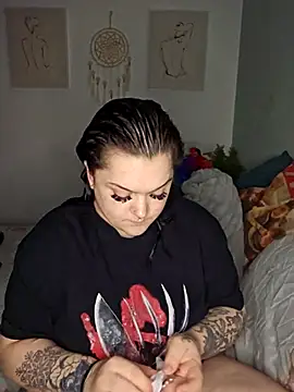 Saucy-Serenity online show from 04/13/26, 07:18