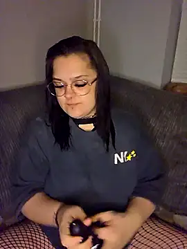 Snapshot of Saucy-Serenity chatting on 10/14/25, 07:25 Saucy-Serenity online show from 10/14/25, 07:25