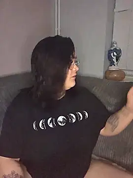 Snapshot of Saucy-Serenity chatting on 10/21/25, 07:35 Saucy-Serenity online show from 10/21/25, 07:35