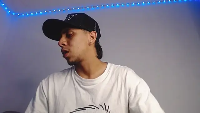 Monkey uchiha777 online show from 01/16/26, 12:36