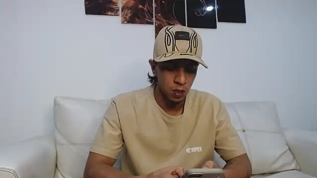 Monkey uchiha777 online show from 02/06/26, 11:45