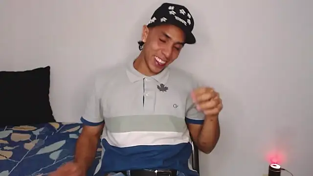 Monkey uchiha777 online show from 11/18/25, 08:23