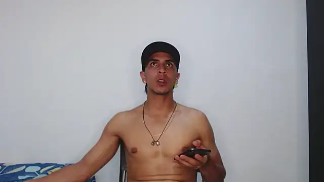 Monkey uchiha777 online show from 11/03/25, 11:52