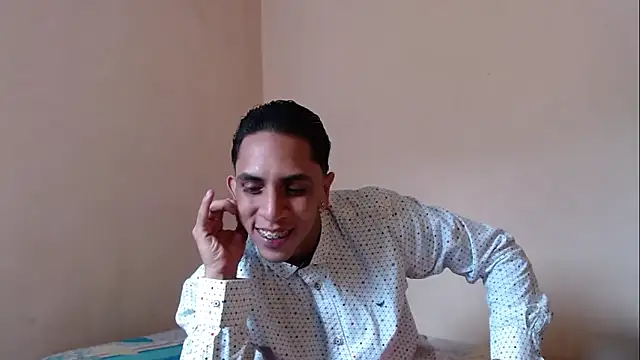 Snapshot of Monkey_uchiha777 chatting on 09/17/25, 05:15 Monkey uchiha777 online show from 09/17/25, 05:15