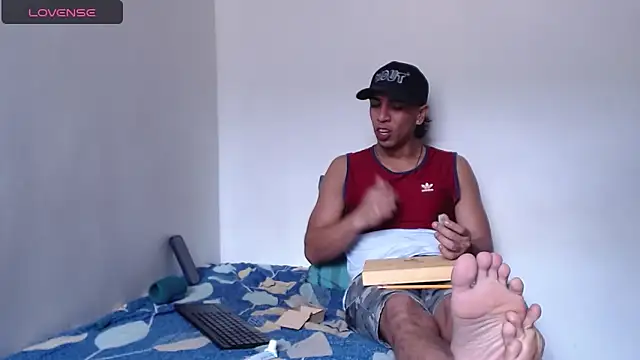 Monkey uchiha777 online show from 04/04/26, 06:58