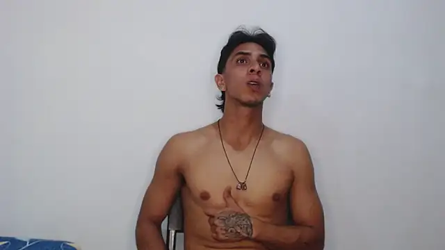 Monkey uchiha777 online show from 10/31/25, 01:24