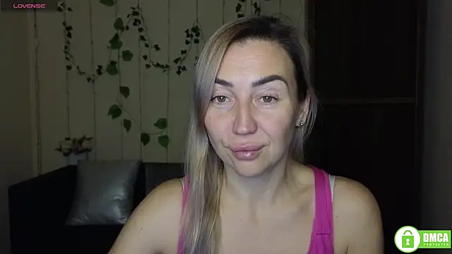 Kiss julli88I online show from 12/17/25, 06:35