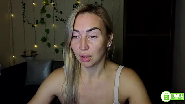 Kiss julli88I online show from 10/05/25, 05:25