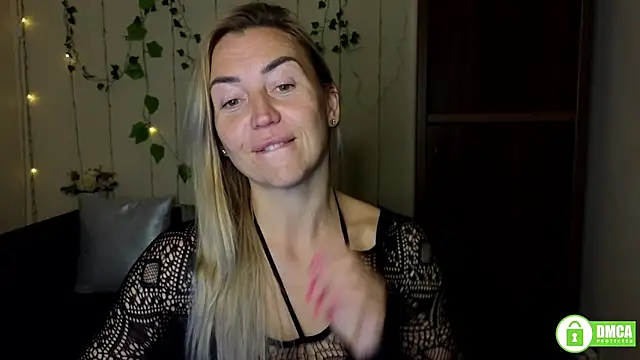 Kiss julli88I online show from 09/28/25, 05:31