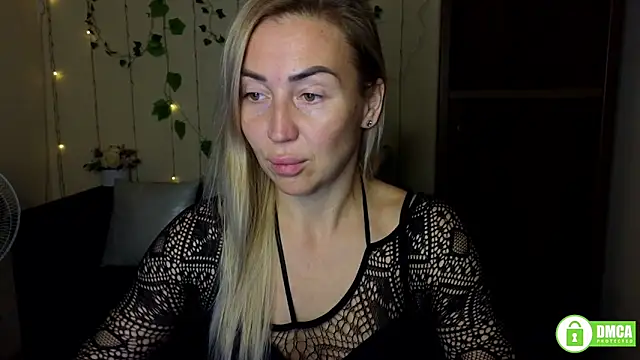 Kiss julli88I online show from 10/04/25, 05:25