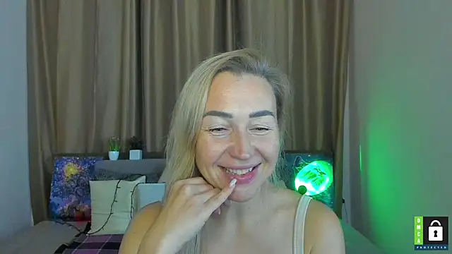 Kiss julli88I online show from 11/08/25, 06:33