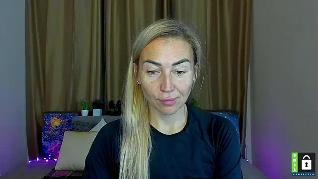 Kiss julli88I online show from 10/24/25, 05:23