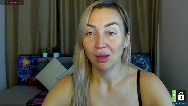 Kiss julli88I online show from 12/01/25, 06:31