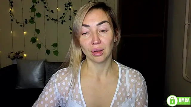 Kiss julli88I online show from 12/04/25, 06:29