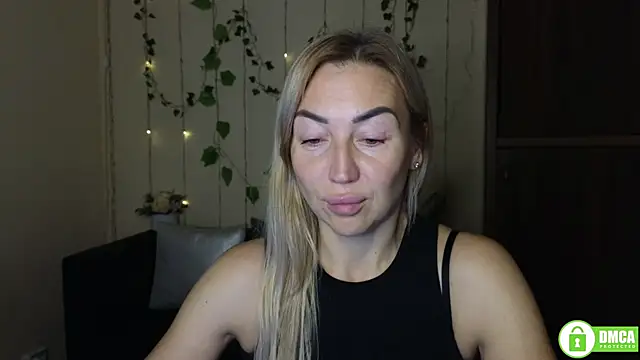 Kiss julli88I online show from 10/10/25, 05:25