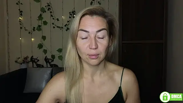 Kiss julli88I online show from 11/04/25, 06:22