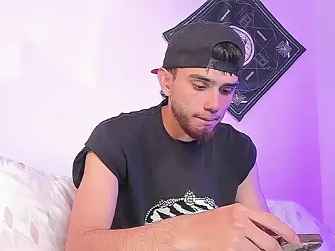 samevansx  online show from 04/08/26, 07:26