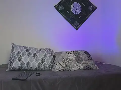 samevansx  online show from 10/06/25, 02:40