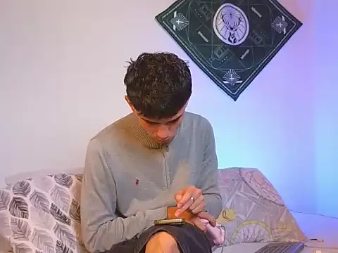 samevansx  online show from 01/15/26, 06:55