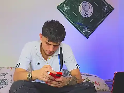 samevansx  online show from 12/02/25, 06:31