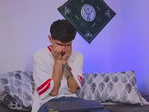 samevansx  online show from 09/20/25, 05:18