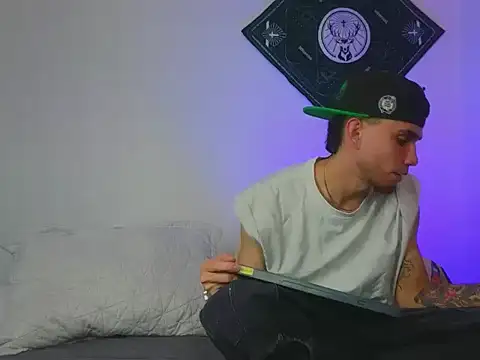 samevansx  online show from 09/08/25, 03:22