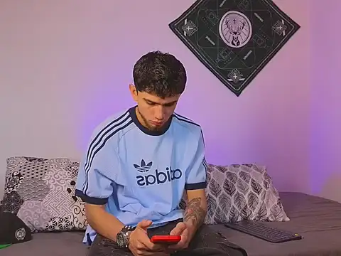 samevansx  online show from 09/27/25, 04:13