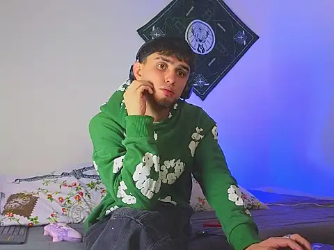 samevansx  online show from 12/05/25, 05:33