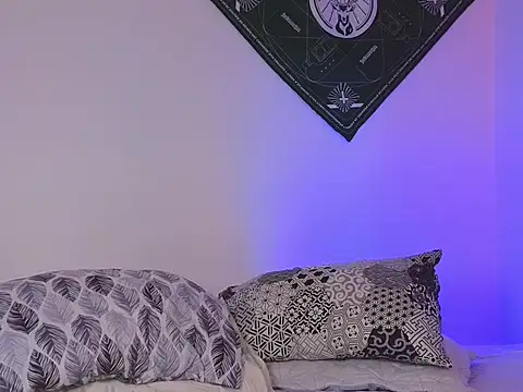 samevansx  online show from 10/24/25, 02:38