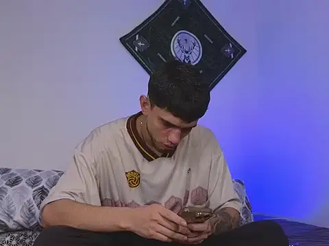 samevansx  online show from 09/19/25, 01:48