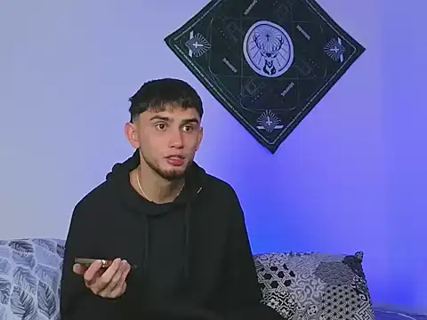 samevansx  online show from 10/21/25, 03:22