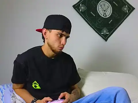 samevansx  online show from 12/17/25, 11:21