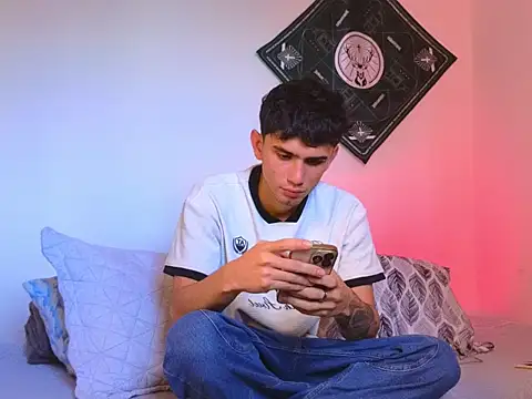 samevansx  online show from 01/11/26, 03:41