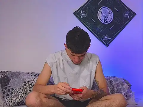 samevansx  online show from 11/14/25, 02:32