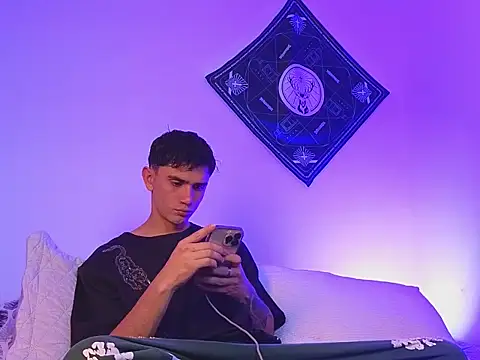 samevansx  online show from 01/05/26, 09:40