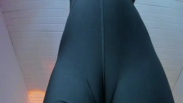 Snapshot of MaddyCrofft chatting on 03/20/25, 02:21 MaddyCrofft online show from 03/20/25, 02:21