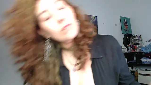 Snapshot of Luz_delunaa chatting on 04/01/26, 04:03 Luz delunaa online show from 04/01/26, 04:03