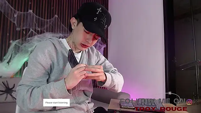 troy rouge online show from 10/22/25, 07:35