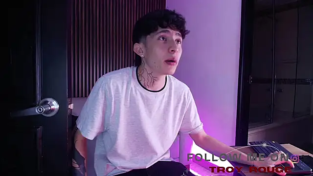 troy rouge online show from 11/12/25, 07:18