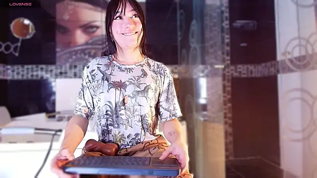 Snapshot of Small_Hot19 chatting on 12/02/25, 10:17 Small Hot19 online show from 12/02/25, 10:17